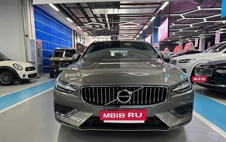 Volvo V60 II, 2020 год, 3 920 000 рублей, 2 фотография