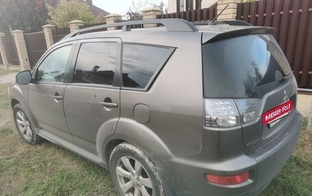 Mitsubishi Outlander III рестайлинг 3, 2011 год, 1 250 000 рублей, 4 фотография