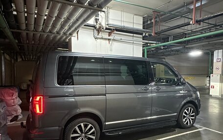 Volkswagen Multivan T6 рестайлинг, 2018 год, 5 500 000 рублей, 4 фотография