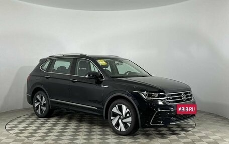 Volkswagen Tiguan II, 2023 год, 5 497 000 рублей, 3 фотография