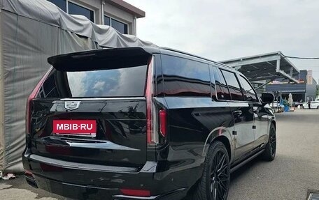 Cadillac Escalade V, 2021 год, 13 111 100 рублей, 2 фотография