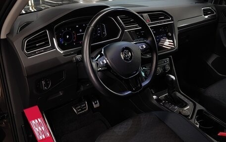 Volkswagen Tiguan II, 2019 год, 2 850 000 рублей, 3 фотография