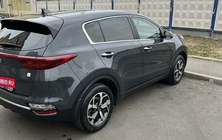 KIA Sportage IV рестайлинг, 2020 год, 2 800 000 рублей, 10 фотография