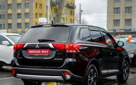 Mitsubishi Outlander III рестайлинг 3, 2018 год, 2 390 000 рублей, 8 фотография