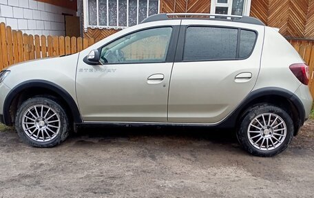 Renault Sandero II рестайлинг, 2015 год, 1 100 000 рублей, 3 фотография