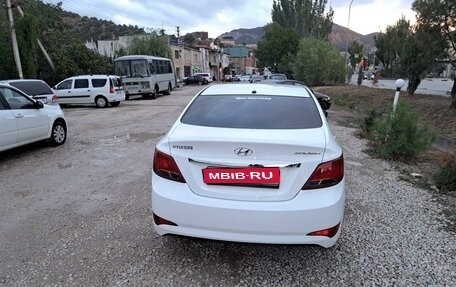 Hyundai Solaris II рестайлинг, 2015 год, 820 000 рублей, 1 фотография