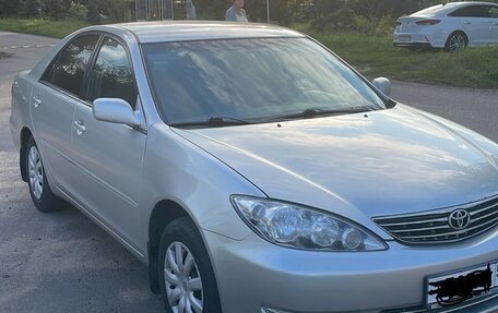 Toyota Camry V40, 2005 год, 910 000 рублей, 1 фотография