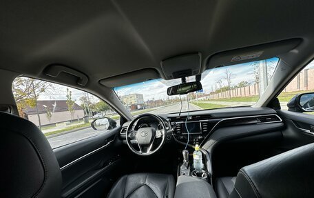 Toyota Camry, 2018 год, 2 650 000 рублей, 8 фотография