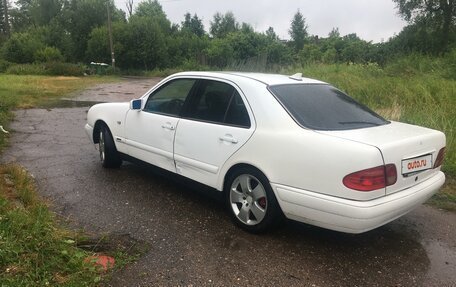 Mercedes-Benz E-Класс, 1997 год, 240 000 рублей, 3 фотография