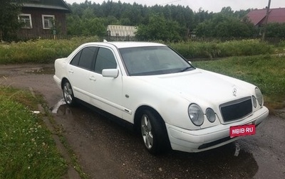 Mercedes-Benz E-Класс, 1997 год, 240 000 рублей, 1 фотография