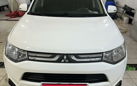 Mitsubishi Outlander III рестайлинг 3, 2013 год, 1 350 000 рублей, 1 фотография