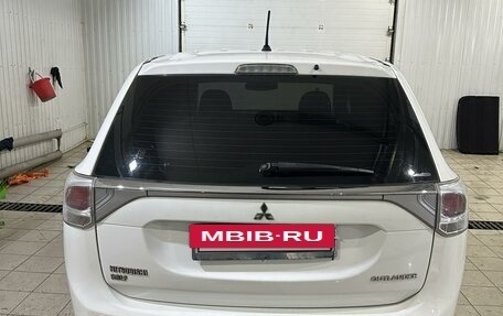 Mitsubishi Outlander III рестайлинг 3, 2013 год, 1 350 000 рублей, 4 фотография