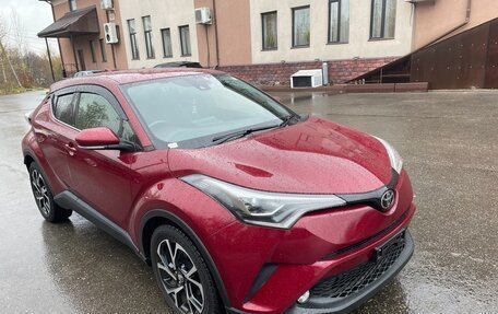 Toyota C-HR I рестайлинг, 2017 год, 2 350 000 рублей, 1 фотография