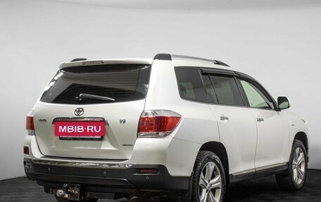 Toyota Highlander III, 2013 год, 2 440 000 рублей, 6 фотография