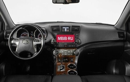 Toyota Highlander III, 2013 год, 2 440 000 рублей, 16 фотография