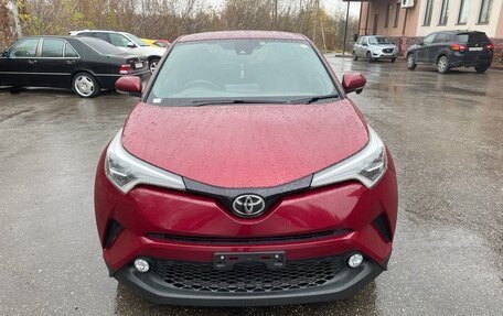 Toyota C-HR I рестайлинг, 2017 год, 2 350 000 рублей, 4 фотография