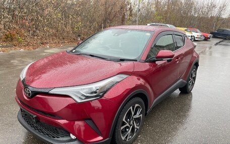 Toyota C-HR I рестайлинг, 2017 год, 2 350 000 рублей, 5 фотография