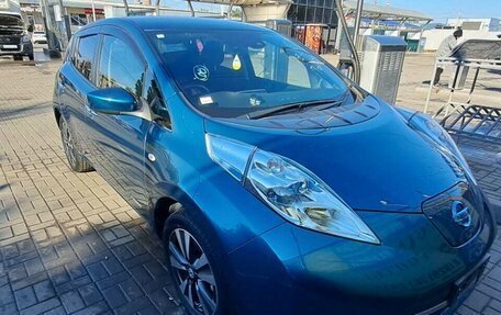 Nissan Leaf I, 2017 год, 1 040 000 рублей, 2 фотография