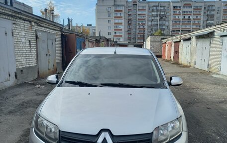 Renault Logan II, 2016 год, 650 000 рублей, 2 фотография