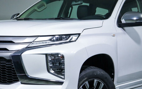 Mitsubishi Montero Sport, 2021 год, 4 400 000 рублей, 15 фотография