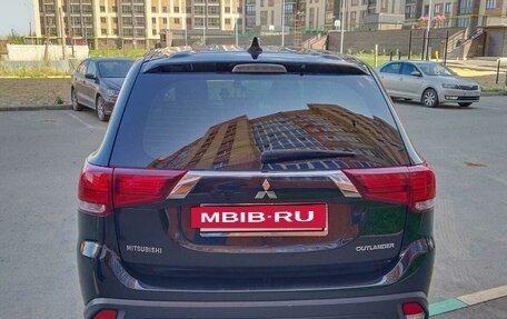 Mitsubishi Outlander III рестайлинг 3, 2018 год, 2 260 000 рублей, 9 фотография