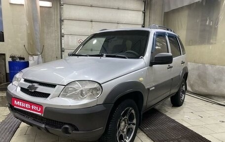 Chevrolet Niva I рестайлинг, 2012 год, 560 000 рублей, 3 фотография