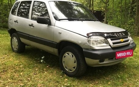 Chevrolet Niva I рестайлинг, 2004 год, 230 000 рублей, 3 фотография