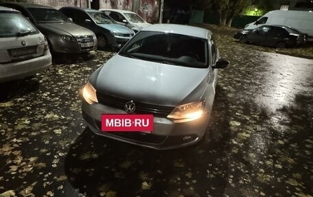 Volkswagen Jetta VI, 2013 год, 1 300 000 рублей, 6 фотография