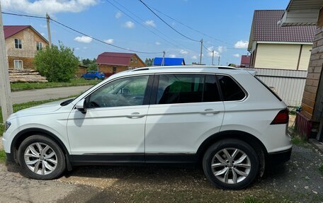 Volkswagen Tiguan II, 2017 год, 2 750 000 рублей, 3 фотография