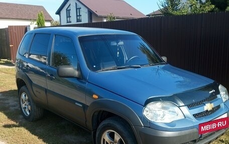 Chevrolet Niva I рестайлинг, 2009 год, 490 000 рублей, 2 фотография