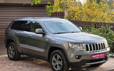 Jeep Grand Cherokee, 2012 год, 2 100 000 рублей, 2 фотография