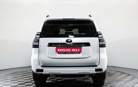 Toyota Land Cruiser Prado 150 рестайлинг 2, 2021 год, 6 399 000 рублей, 6 фотография