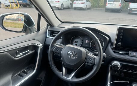 Toyota RAV4, 2019 год, 3 700 000 рублей, 3 фотография