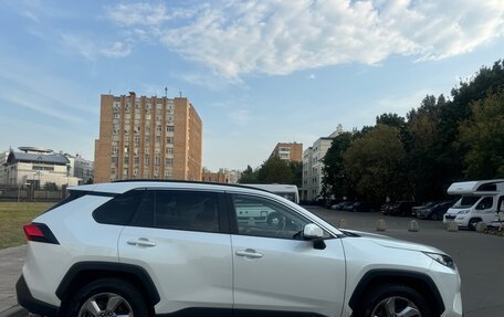 Toyota RAV4, 2019 год, 3 700 000 рублей, 5 фотография