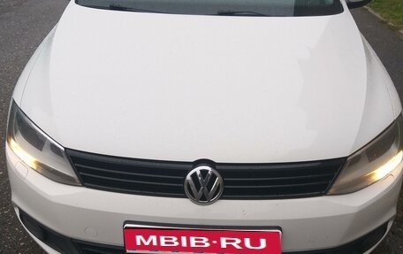 Volkswagen Jetta VI, 2014 год, 1 250 000 рублей, 2 фотография