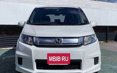 Honda Freed I, 2015 год, 846 500 рублей, 2 фотография