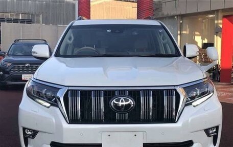 Toyota Land Cruiser Prado 150 рестайлинг 2, 2021 год, 3 350 000 рублей, 1 фотография