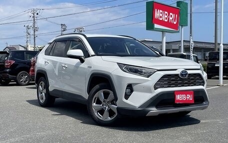 Toyota RAV4, 2020 год, 2 600 000 рублей, 1 фотография