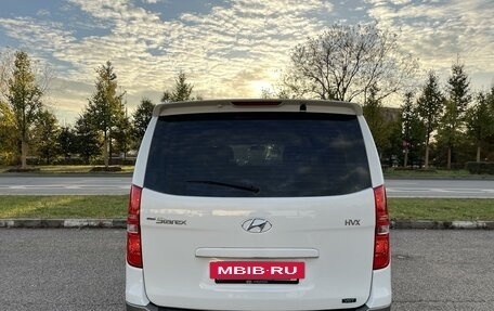 Hyundai Grand Starex Grand Starex I рестайлинг 2, 2010 год, 1 970 000 рублей, 6 фотография