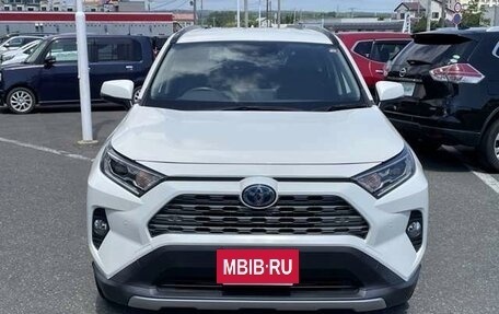 Toyota RAV4, 2020 год, 2 600 000 рублей, 2 фотография