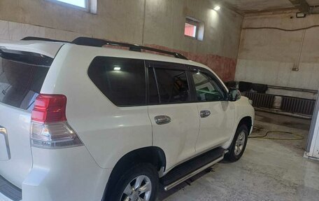 Toyota Land Cruiser Prado 150 рестайлинг 2, 2011 год, 2 850 000 рублей, 3 фотография