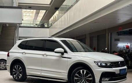 Volkswagen Tiguan II, 2021 год, 3 000 000 рублей, 3 фотография