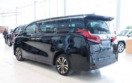 Toyota Alphard, 2024 год, 20 970 000 рублей, 5 фотография