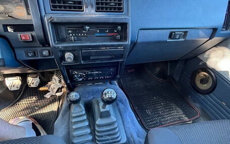 Nissan Terrano II рестайлинг, 1988 год, 340 000 рублей, 10 фотография