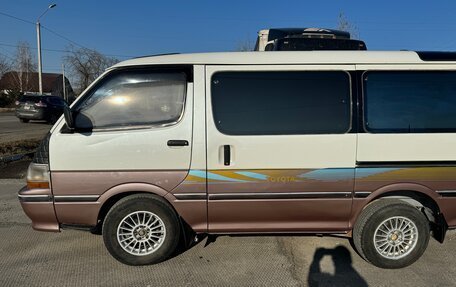 Toyota HiAce H100, 1993 год, 505 000 рублей, 4 фотография