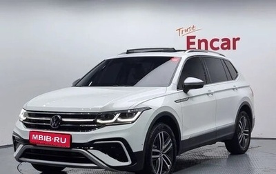 Volkswagen Tiguan II, 2023 год, 4 660 000 рублей, 1 фотография