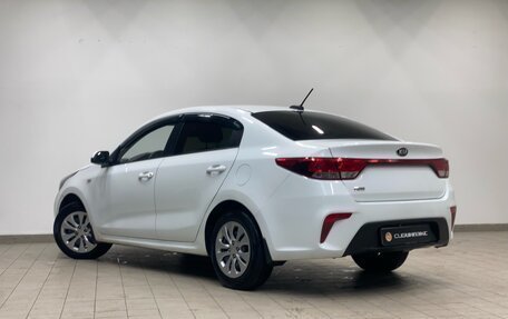 KIA Rio IV, 2018 год, 1 300 000 рублей, 4 фотография