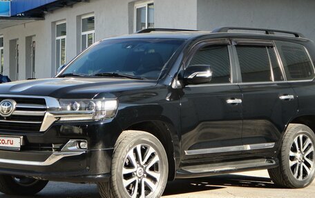 Toyota Land Cruiser 200, 2018 год, 7 300 000 рублей, 4 фотография