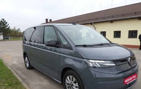 Volkswagen Multivan, 2023 год, 5 950 000 рублей, 6 фотография