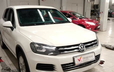 Volkswagen Touareg III, 2010 год, 1 770 000 рублей, 2 фотография